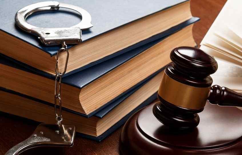 شغلی به نام گردن گرفتن جرم دیگران شغلی به نام گردن گرفتن جرم دیگران