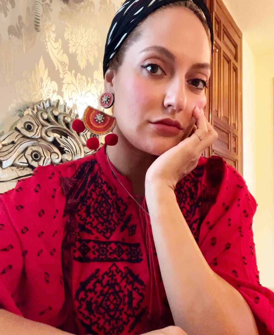 مهناز افشار بین ایران و اروپا گیر کرده است + عکس مهناز افشار