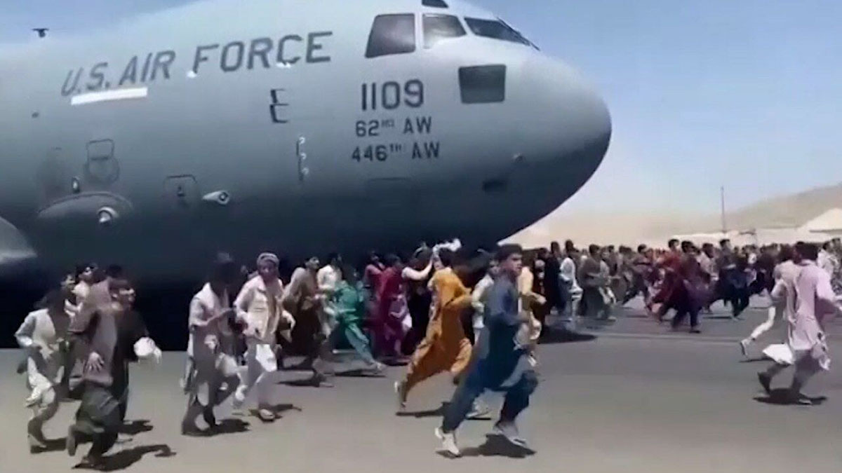 کشف بقایای جسد یک افغان در چرخ هواپیمای آمریکایی کشف بقایای جسد یک افغان در چرخ هواپیمای آمریکایی