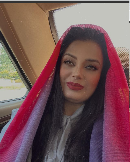 بی حجابی صبا راد در ماشین مسافرکش/عکس بی حجابی صبا راد در ماشین مسافرکش/عکس