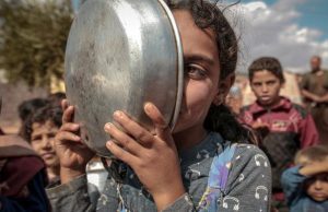 مردم نیاز به «نان»، «آب»، «هوا» دارند، بقیه چیزها پیشکش مردم نیاز به «نان»، «آب»، «هوا» دارند، بقیه چیزها پیشکش