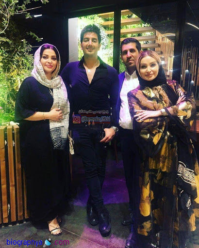 عکس آقای خواننده با همسرش در قهوه خانه عکس آقای خواننده با همسرش در قهوه خانه