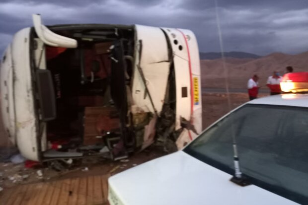 واژگونی اتوبوس در مه ولات خراسان رضوی / ۳ نفر جان باختند؛ ۲۱ تن مصدوم شدند واژگونی اتوبوس در مه ولات خراسان رضوی / ۳ نفر جان باختند؛ ۲۱ تن مصدوم شدند