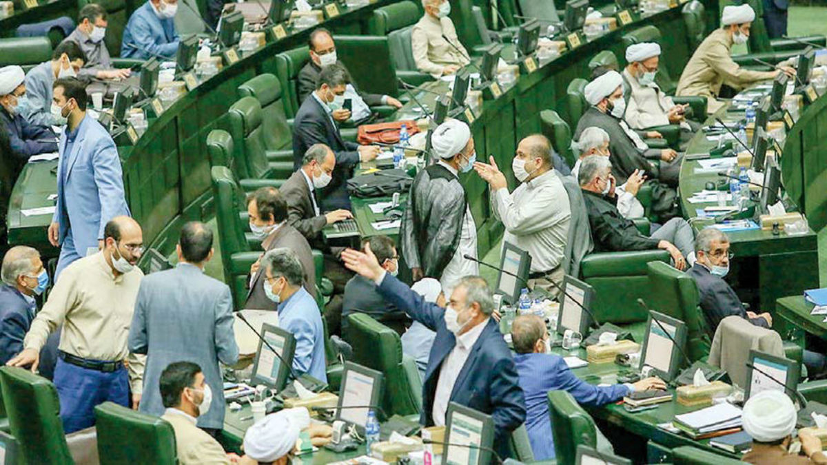 قانونگذاری برای لباسشخصیها قانونگذاری برای لباسشخصیها