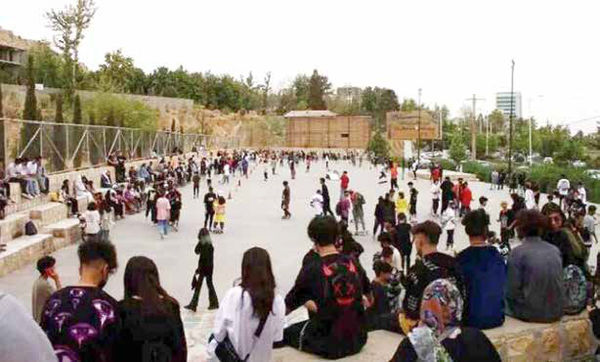 شکاف میان معیارهای رسمی و واقعیت جامعه شکاف میان معیارهای رسمی و واقعیت جامعه