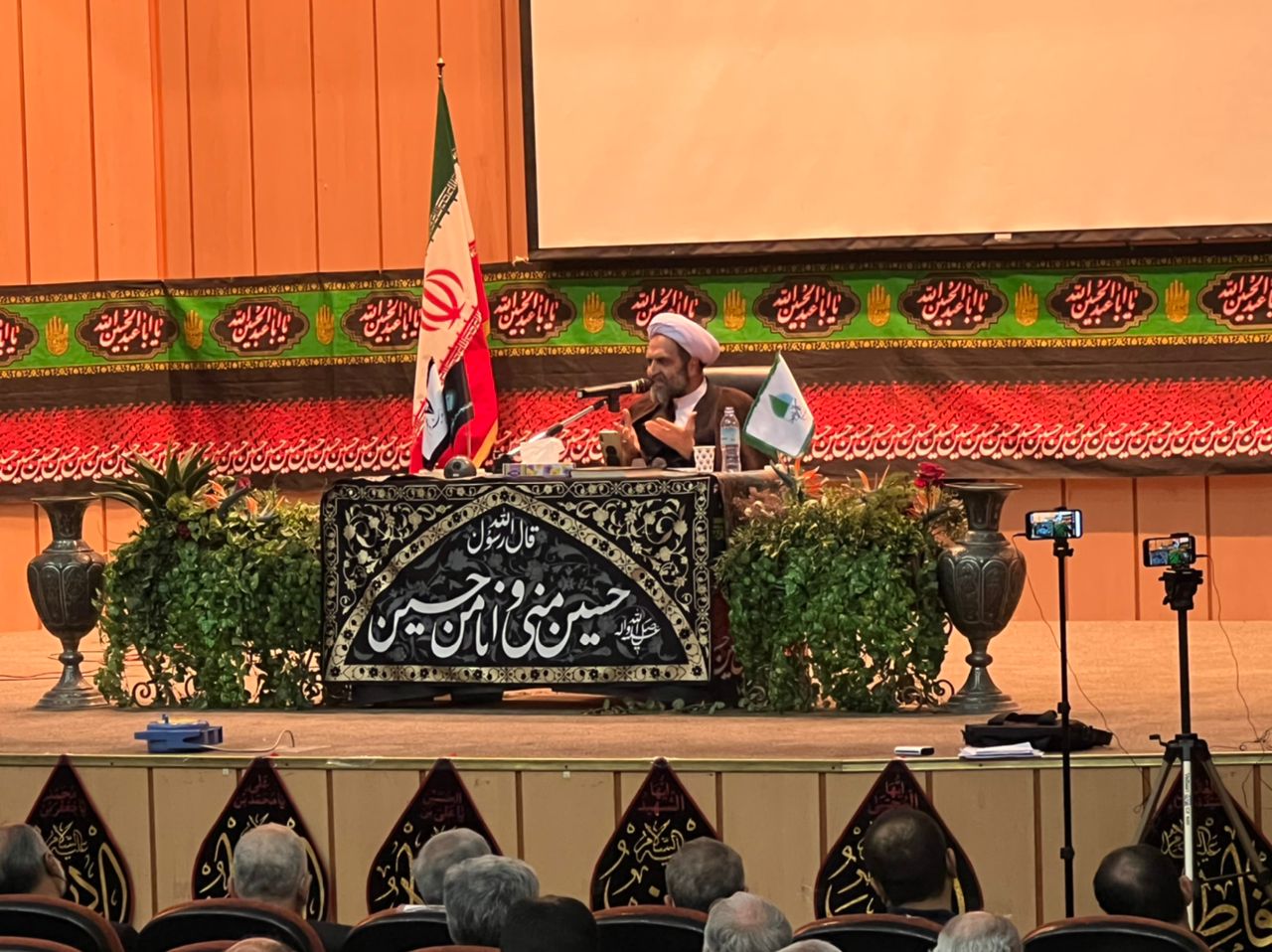 استاد سروش محلاتی: امام حسین(ع)، موسس راه برونرفت از انسداد مطلق سیاسی است استاد سروش محلاتی: امام حسین(ع)، موسس راه برونرفت از انسداد مطلق سیاسی است