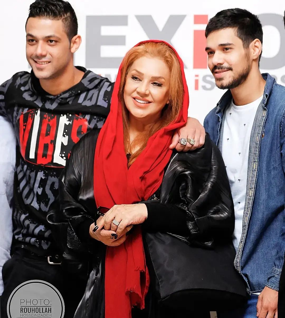 تیپ نسرین مقانلو در کنار دو پسرش + عکس تیپ نسرین مقانلو در کنار دو پسرش + عکس
