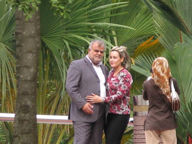 واکنش روزنامه دولت به انتشار عکسهای خصوصی رستم قاسمی واکنش روزنامه دولت به انتشار عکسهای خصوصی رستم قاسمی