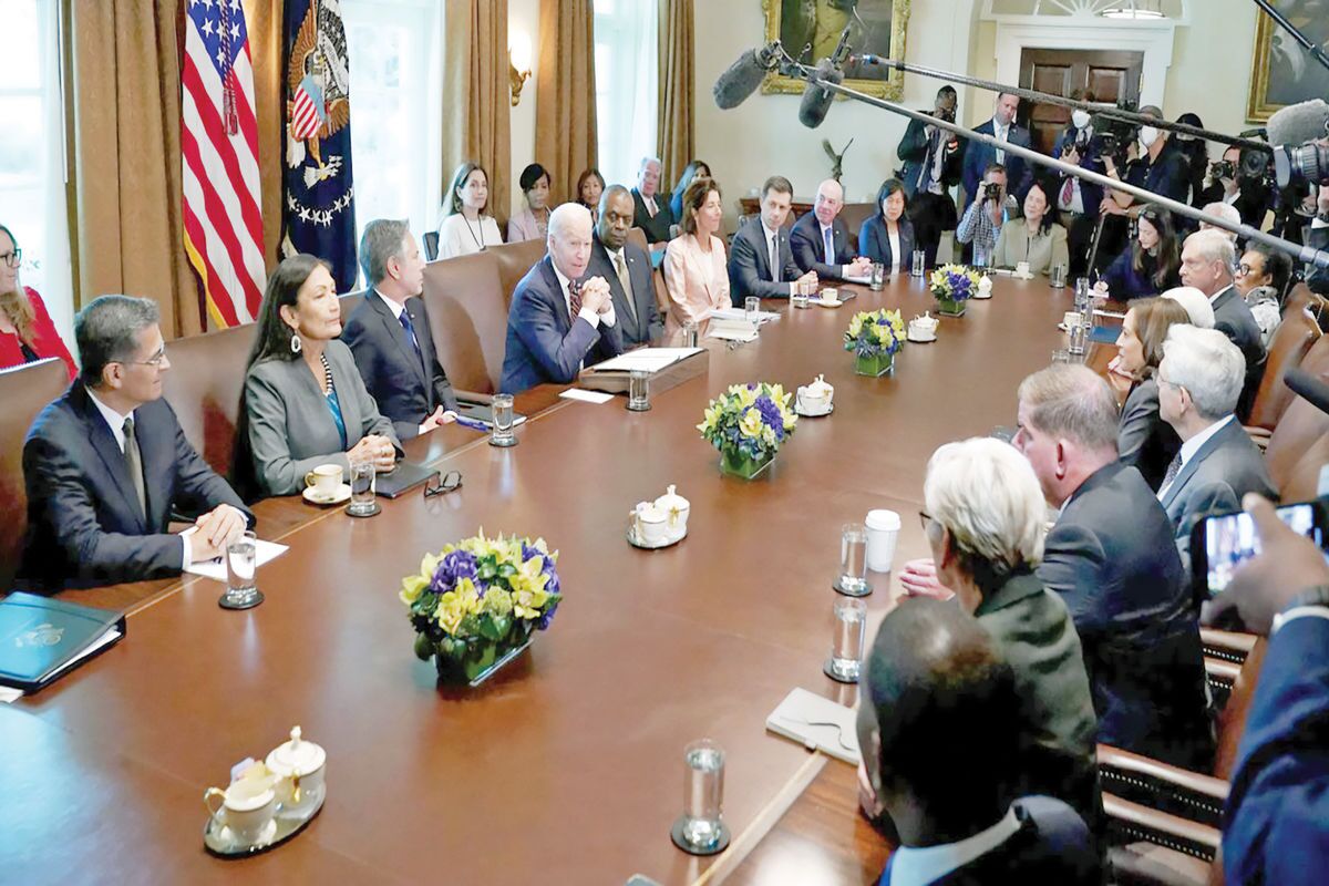 راه رفتن روی طناب تنش راه رفتن روی طناب تنش