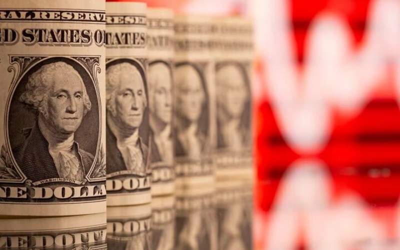 هر تنش سیاسی ۳ هزار تومان برای دلار آب میخورد هر تنش سیاسی ۳ هزار تومان برای دلار آب میخورد