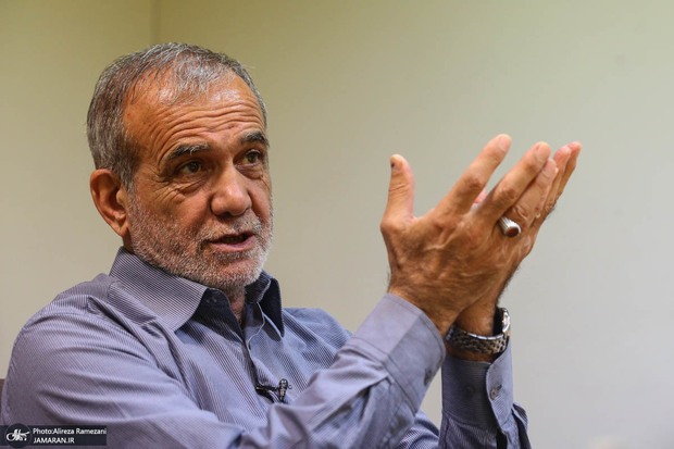 مسعود پزشکیان: انتخاب مدیران ما خارج از روند علمی، اعتقادی و اجتماعی است/ بسیاری از بچههایی که در جبهه صادقانه کار کردند، الان بازنشسته شده و گرفتار نان شبشان هستند مسعود پزشکیان: انتخاب مدیران ما خارج از روند علمی، اعتقادی و اجتماعی است/ بسیاری از بچههایی که در جبهه صادقانه کار کردند، الان بازنشسته شده و گرفتار نان شبشان هستند