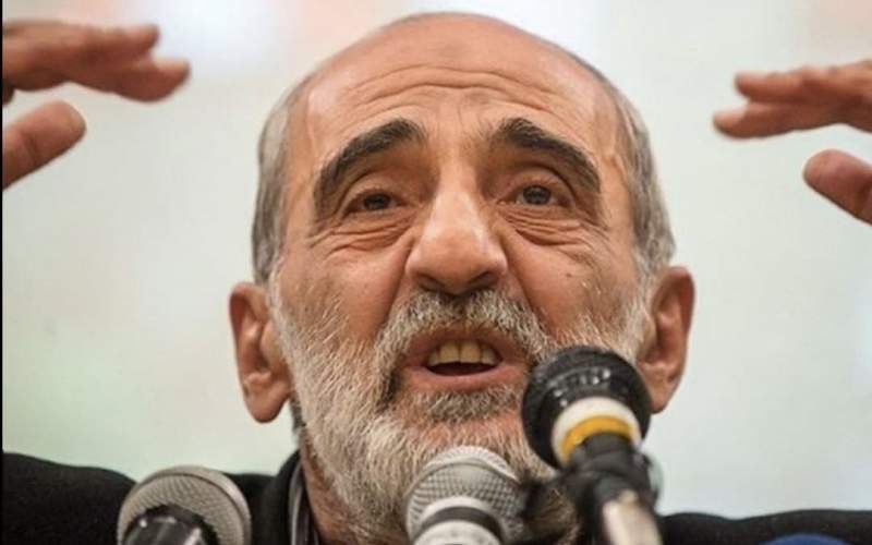 همه دختران و زنان بی‌حجاب را با تیربار به رگبار ببند!