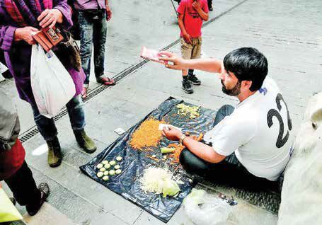 سلطه ۶۰ درصد اشتغال غیررسمی بر بازار کار در سایه گسترش فقر سلطه ۶۰ درصد اشتغال غیررسمی بر بازار کار در سایه گسترش فقر