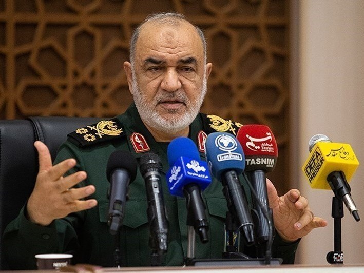 سرلشکر سلامی: دشمنان، ایران را مانند شهرهای سوریه میخواهند/ برای برهم زدن امنیت برنامه دارند / در نیروهای مسلح، مدام از نقشه آنها آگاه میشویم سرلشکر سلامی: دشمنان، ایران را مانند شهرهای سوریه میخواهند/ برای برهم زدن امنیت برنامه دارند / در نیروهای مسلح، مدام از نقشه آنها آگاه میشویم