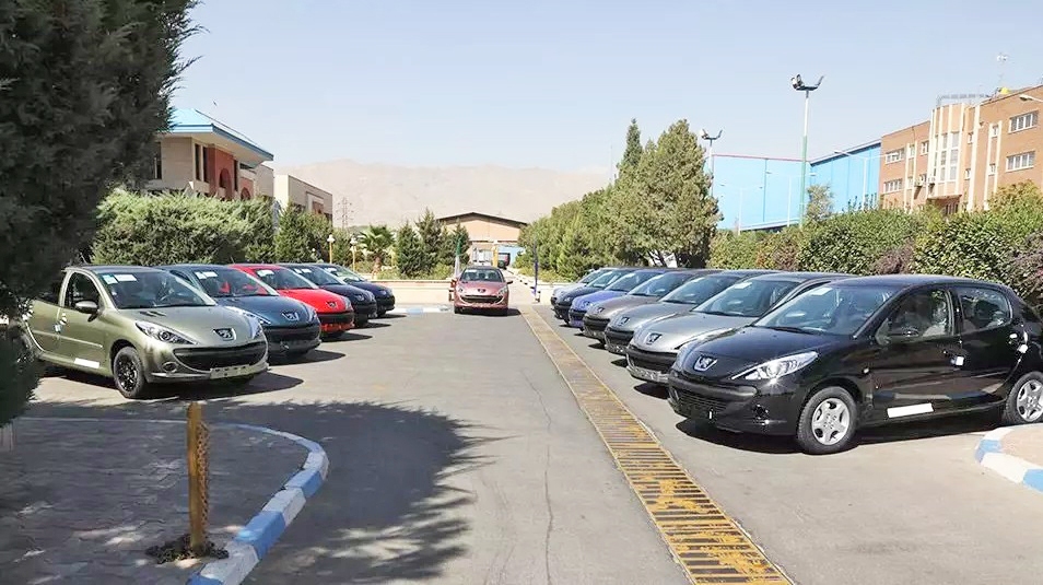 ۱۱ رنگ جدید به محصولات ایران خودرو اضافه شد ۱۱ رنگ جدید به محصولات ایران خودرو اضافه شد