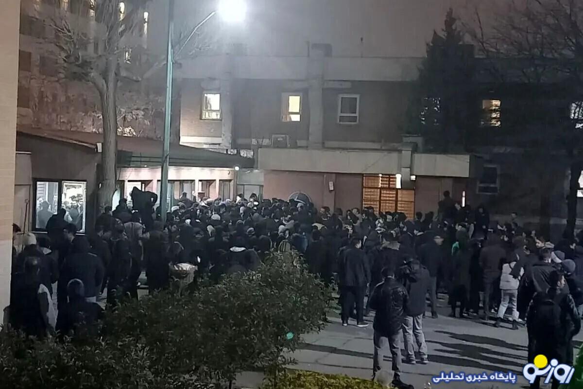 «جمهوری اسلامی»: قتل در کوی دانشگاه حادثه بود یا حادثه سازی؟ «جمهوری اسلامی»: قتل در کوی دانشگاه حادثه بود یا حادثه سازی؟