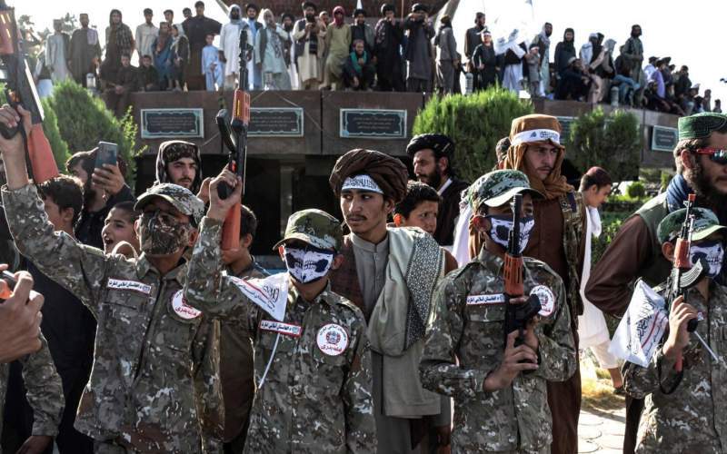 فرماندهان طالبان کودکان پسر را برای سوءاستفاده جنسی به عنوان محافظ خود میگمارند! فرماندهان طالبان کودکان پسر را برای سوءاستفاده جنسی به عنوان محافظ خود میگمارند!