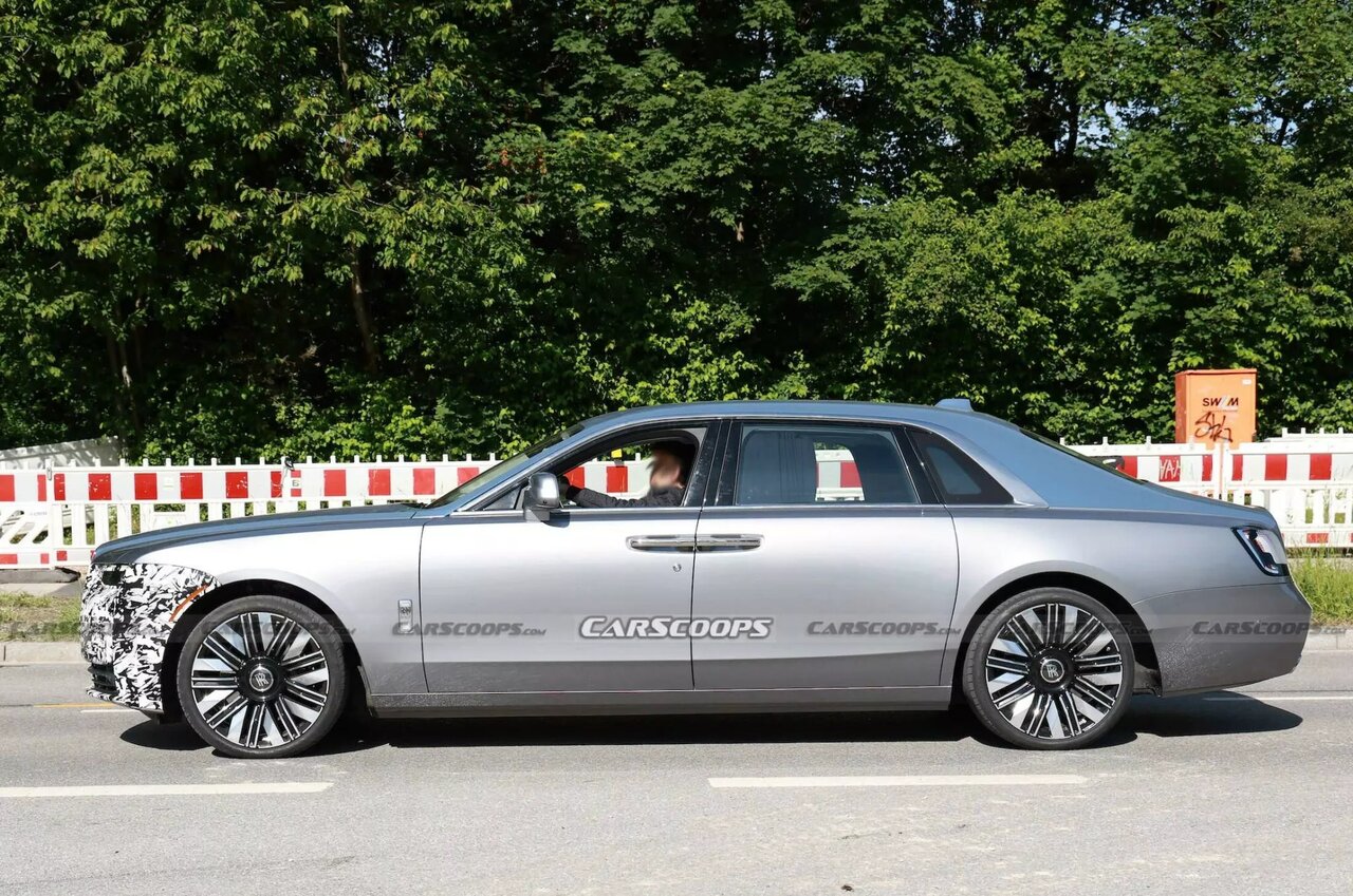 پس از سالها فیسلیفت لوکسترین خودروی رولزرویس محقق شد!/ عکس