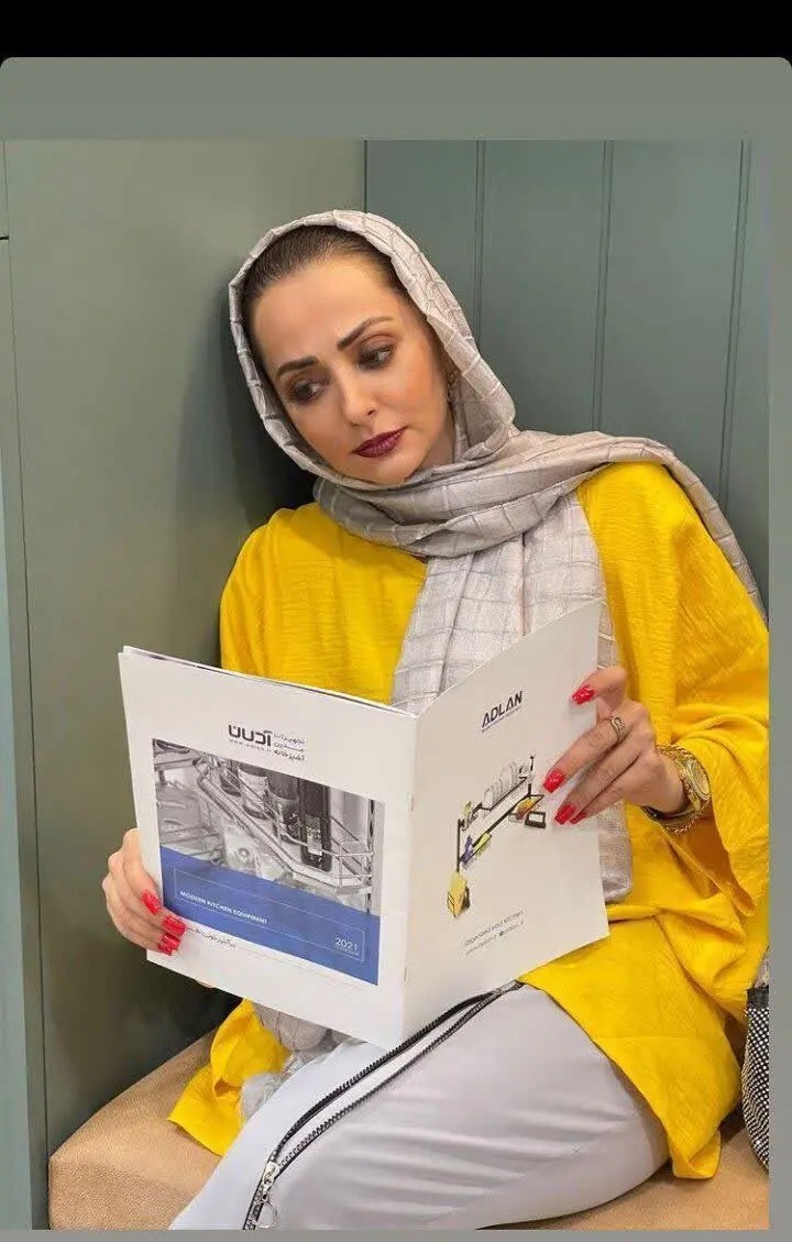 مبهوت شدن از تیپ زرد قناری نفیسه روشن/عکس مبهوت شدن از تیپ زرد قناری نفیسه روشن/عکس