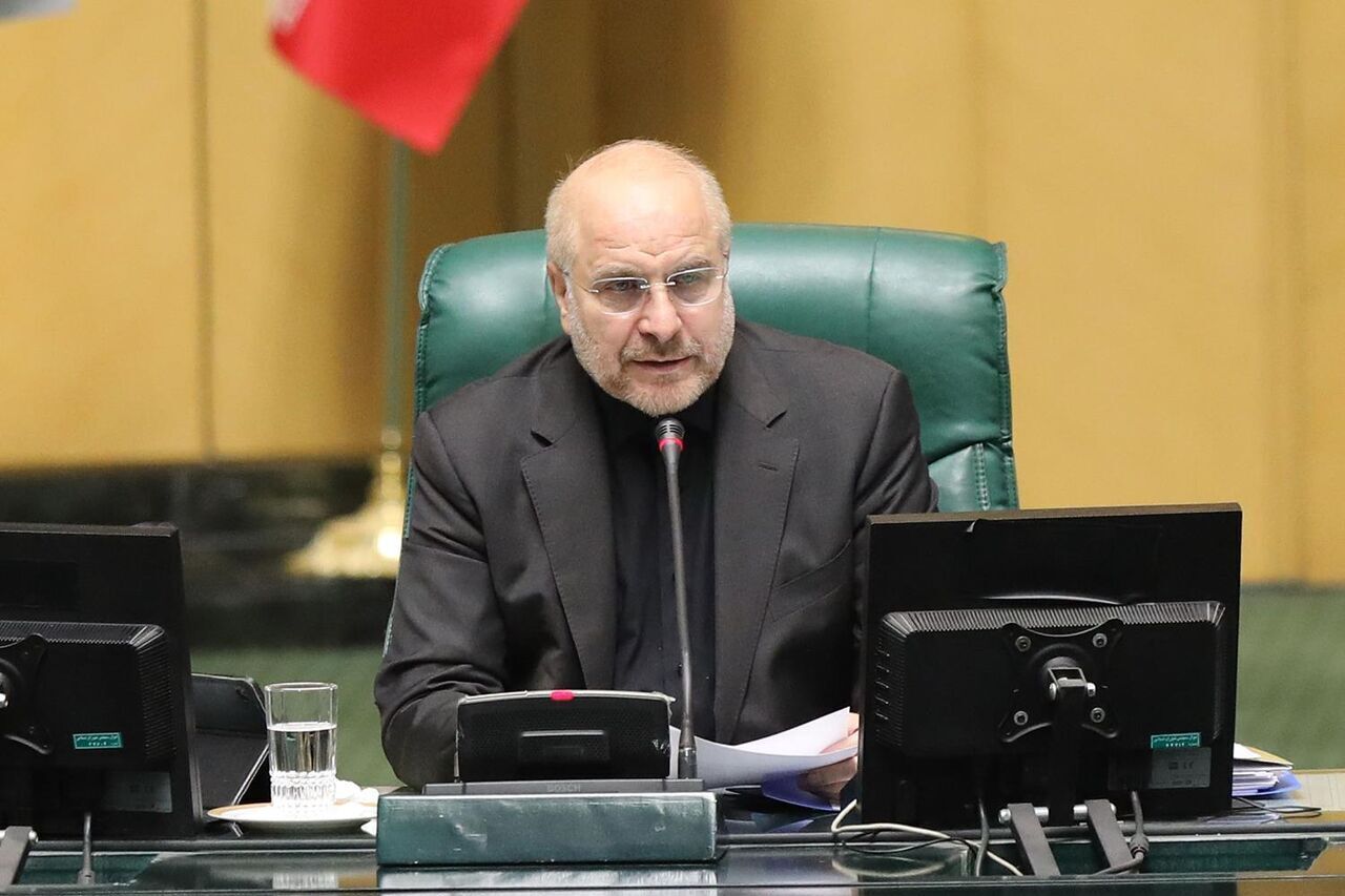 روبوسی قالیباف با منتخبان بعد از اعلام ریاستش برای مجلس روبوسی قالیباف با منتخبان بعد از اعلام ریاستش برای مجلس