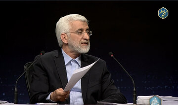 تصاویری از تجمع هواداران جلیلی مقابل صداوسیما