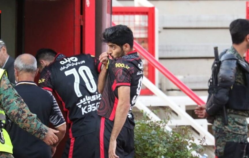 مهدی ترابی با پیراهن تراکتور عکس گرفت