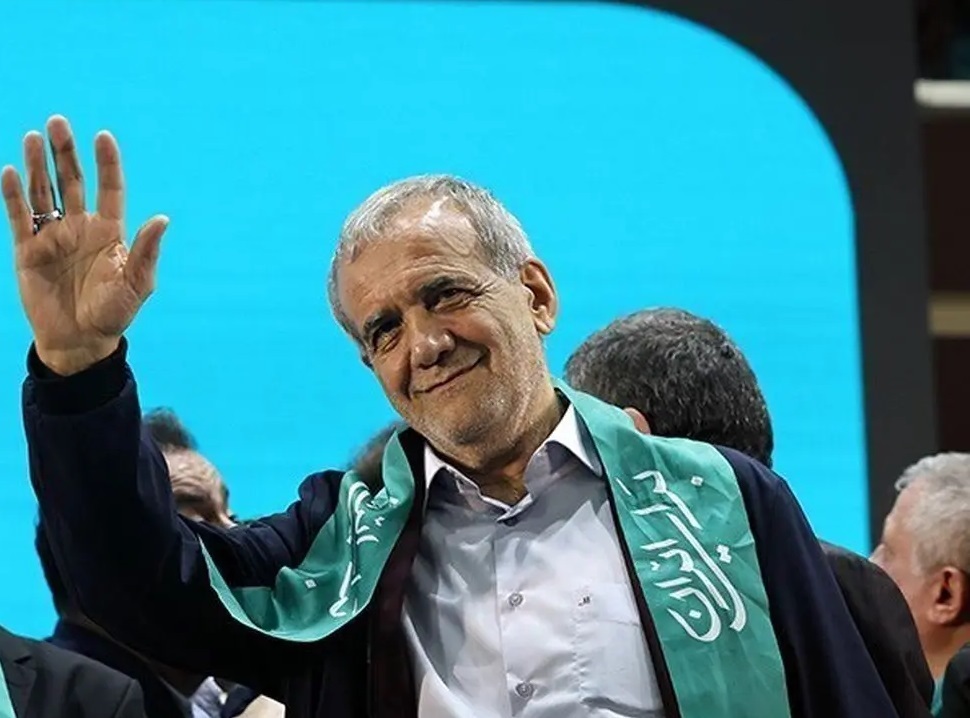 پزشکیان به همراه تیم دیپلماتیک مجرّب میتواند ایران را از بحرانها دور سازد / دستیابی به توافقهایی بین ایران و آمریکا همچنان امکانپذیر است پزشکیان به همراه تیم دیپلماتیک مجرّب میتواند ایران را از بحرانها دور سازد / دستیابی به توافقهایی بین ایران و آمریکا همچنان امکانپذیر است