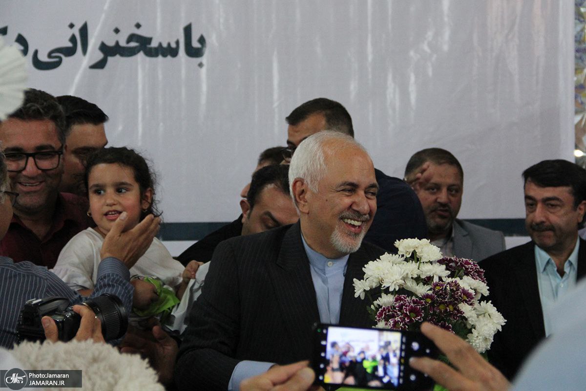 ظریف در راه تبلیغ  مسعود پزشکیان ذوب شد!