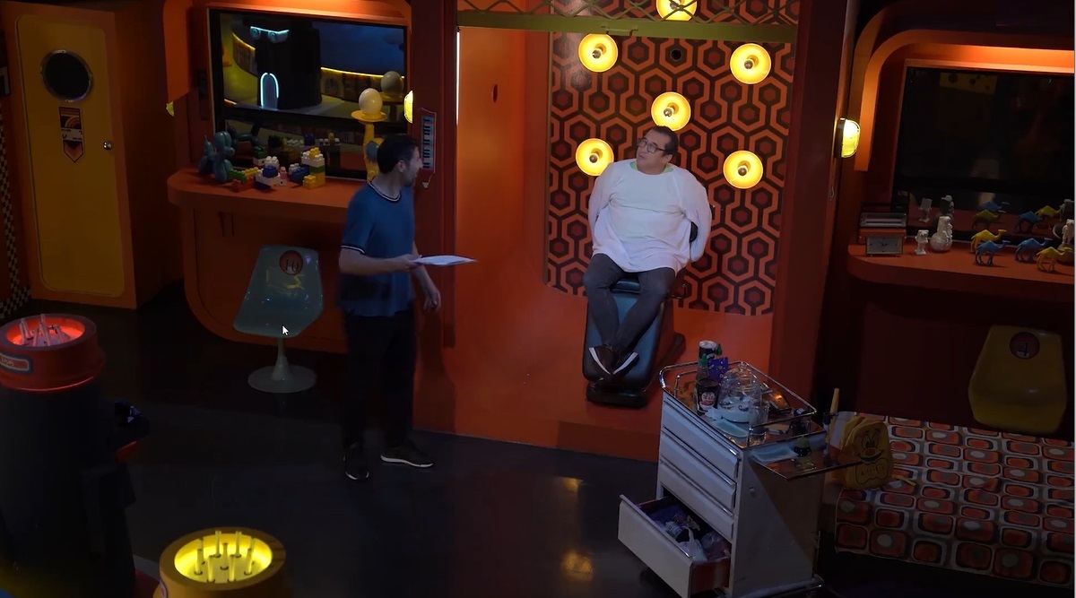 آقای خداداد عزیزی، آن دریبلها کجا و این لمپنبازیها کجا؟