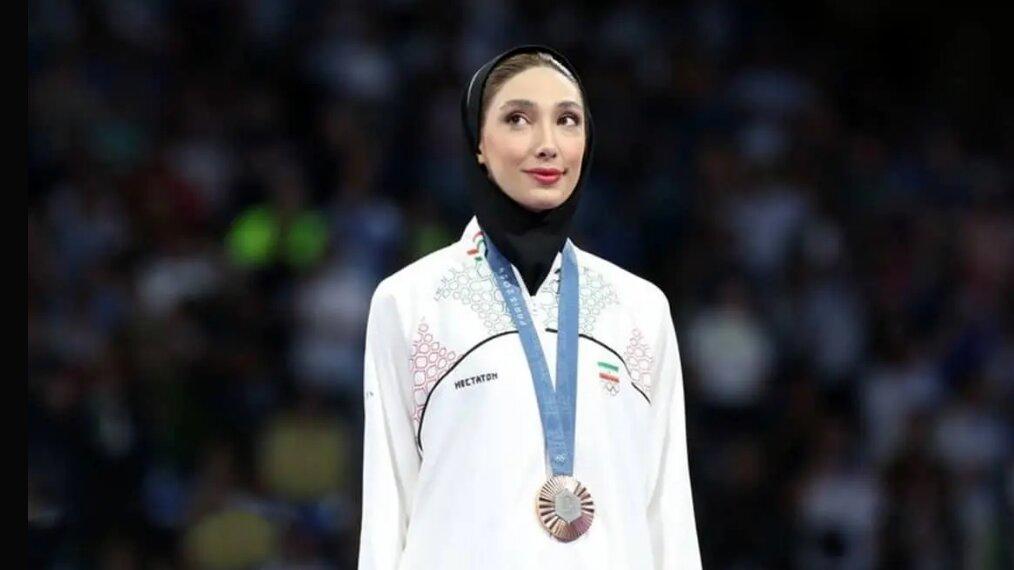 اقدام جنجالی «مبینا نعمتزاده» پس از حواشی اخیر اقدام جنجالی «مبینا نعمتزاده» پس از حواشی اخیر