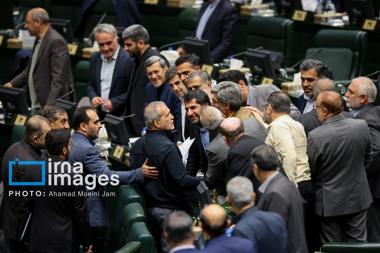 یک عکس جنجالی با حضور پزشکیان و کوچکزاده