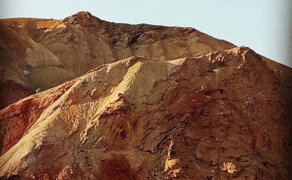 تصاویر دیدنی از کوههای رنگی آلا داغلار