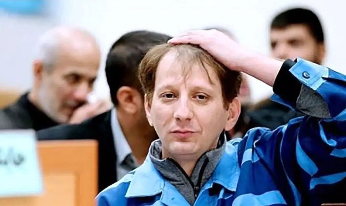 سخنگوی قوهقضائیه: پس از همکاری بابک زنجانی نسبت به رد مال، اعدامش تبدیل به ۲۰ سال حبس شد/ نامبرده در حال سپری کردن حبس است سخنگوی قوهقضائیه: پس از همکاری بابک زنجانی نسبت به رد مال، اعدامش تبدیل به ۲۰ سال حبس شد/ نامبرده در حال سپری کردن حبس است