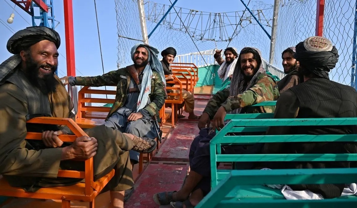 طالبان مجسمههای حیوانات و پرندگان را سر بریدند!