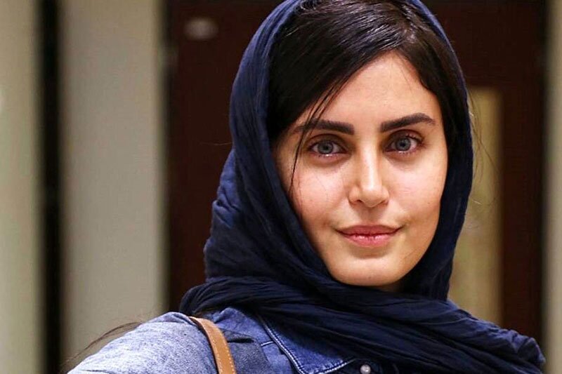 تیپ خاص و پاییزی الناز شاکردوست جلبتوجه کرد تیپ خاص و پاییزی الناز شاکردوست جلبتوجه کرد