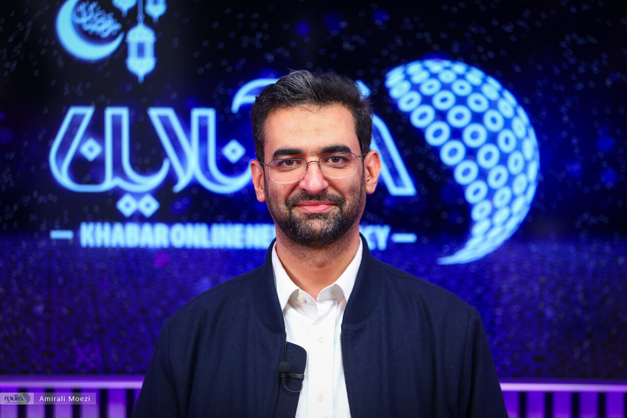 سلطانی‌فر و خانواده‌اش پرسپولیسی هستند/بهانه‌گیری استقلالی‌ها مثل آن قمارباز معروف است/نیاز به بهانه نیست، ما همیشه برنده‌ایم