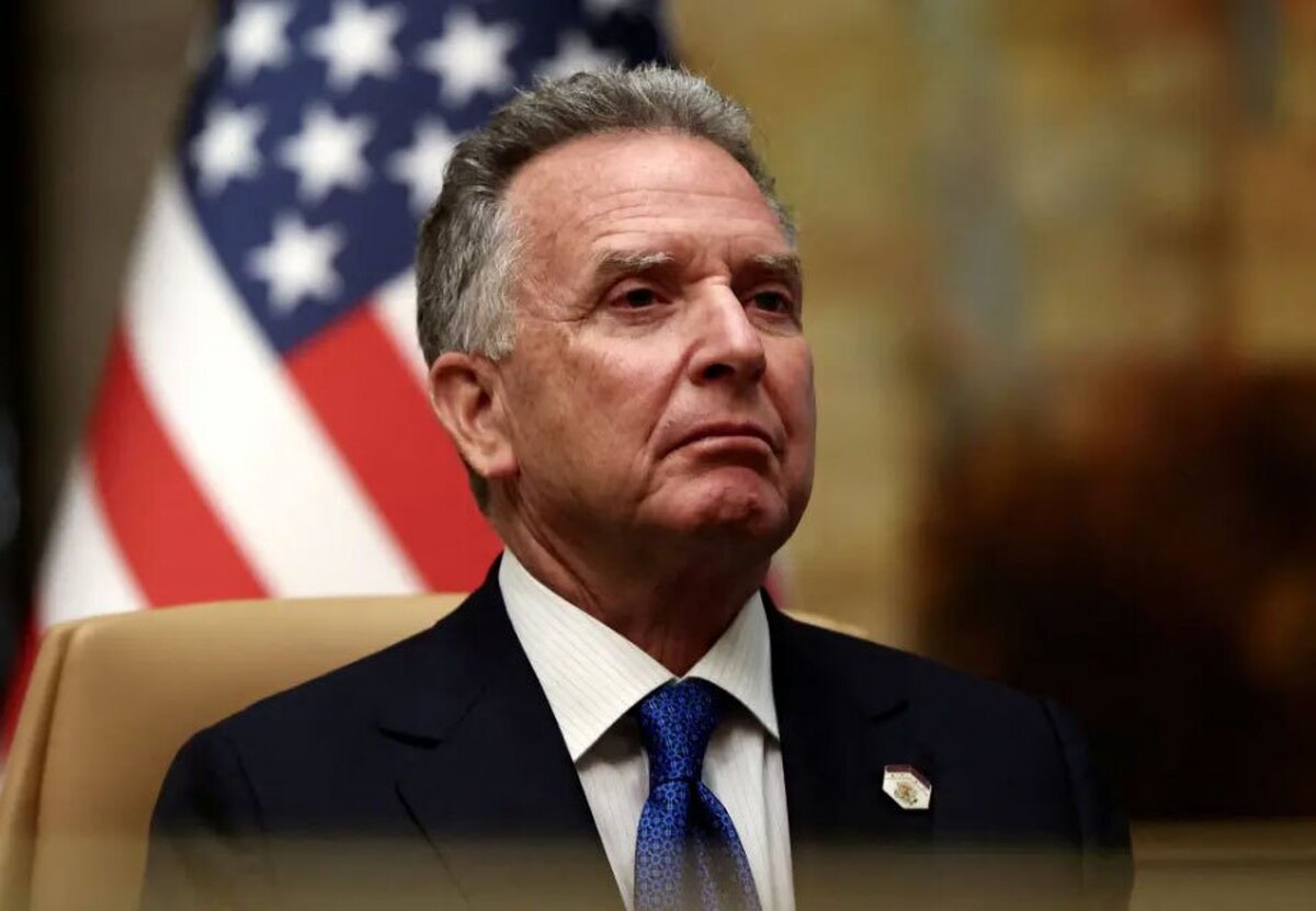 نماینده ترامپ در مذاکره با ایران: از برچیدن برنامه هسته ای شروع می کنیم و به راه حل میانه ای می رسیم نماینده ترامپ در مذاکره با ایران: از برچیدن برنامه هسته ای شروع می کنیم و به راه حل میانه ای می رسیم