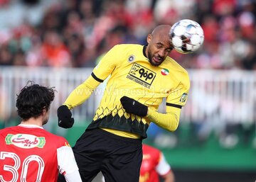 عکس | همسر قهرمان جام جهانی، تماشاگر ویژه بازی پرسپولیس - سپاهان عکس | همسر قهرمان جام جهانی، تماشاگر ویژه بازی پرسپولیس - سپاهان