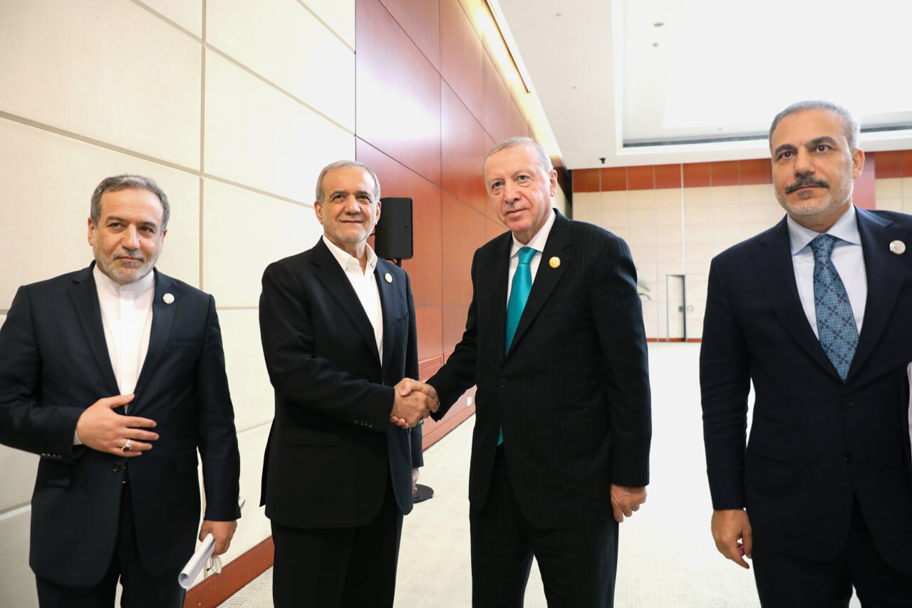 واکنش تازه پزشکیان به فعالسازی مکانیسم ماشه در دیدار با اردوغان واکنش تازه پزشکیان به فعالسازی مکانیسم ماشه در دیدار با اردوغان