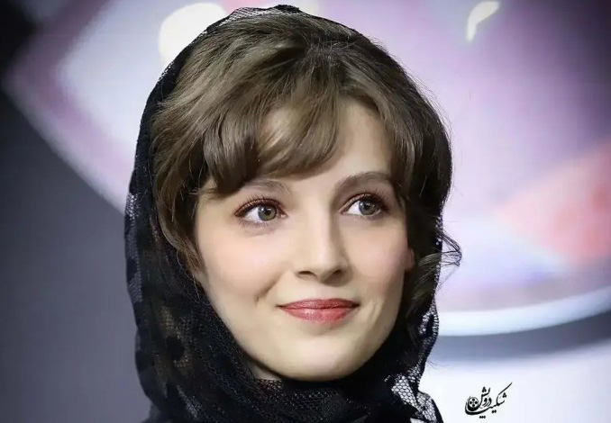 گربه-بی-مو-مهسا-حجازی-که-شبیه-اسمیگل-ارباب-حلقه