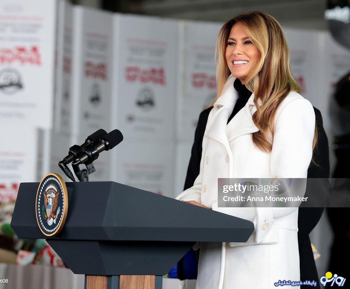 حاشیه دار شدن عکس‌های کریسمسی ملانیا ترامپ و بابانوئل