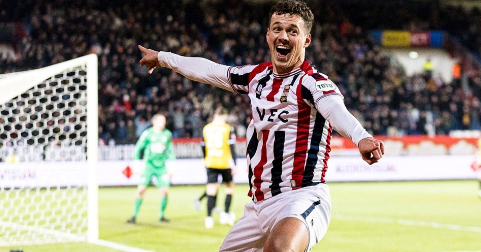 هایلایت و بیوگرافی جیز هورنکمپ، مهاجم لینکشده به پرسپولیس؛ از جایگزینی رضا قوچان نژاد تا درخشش در هراکلس هایلایت و بیوگرافی جیز هورنکمپ، مهاجم لینکشده به پرسپولیس؛ از جایگزینی رضا قوچان نژاد تا درخشش در هراکلس