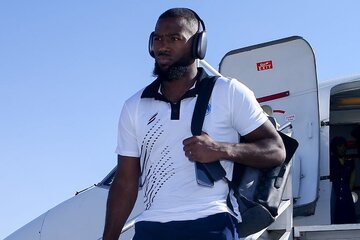 رقم قرارداد نازون با استقلال لو رفت!/ این بازیکن مشکل قلبی دارد! رقم قرارداد نازون با استقلال لو رفت!/ این بازیکن مشکل قلبی دارد!